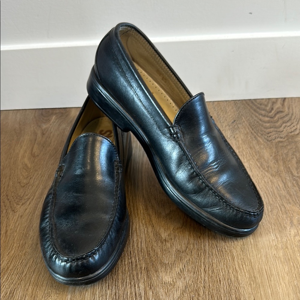SAS Black Leather Hand Sewn Loafers Women’s Size 9 N. 90s Minimalist Loafers